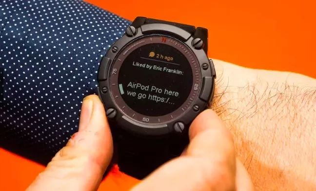 The Smartwatch That Never Needs Charging: It Really Does