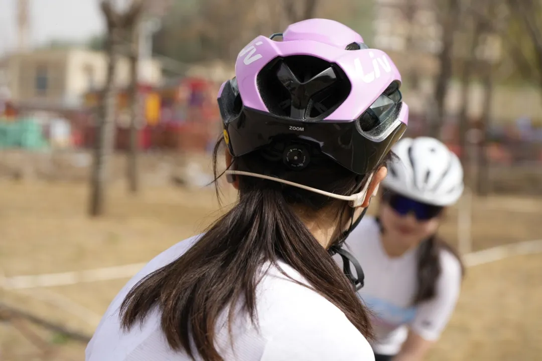 Giant ZOOM MIPS Cycling Helmet