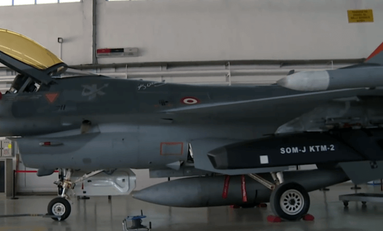 Turkey's F-16 Successfully Launches SOM-J Cruise Missile, Shifting Focus from F-35 to Drones