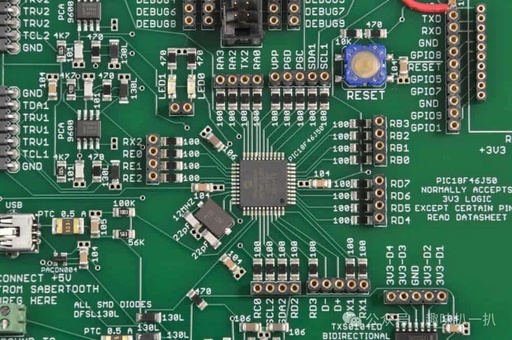Comparison of Full-Wave Simulation Methods for Radiation Loss in Microwave PCBs