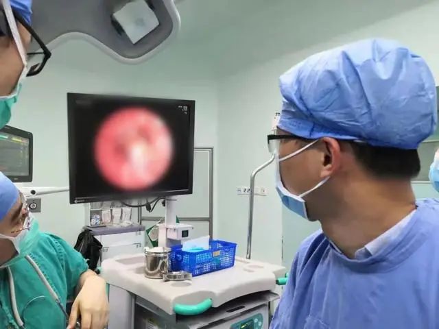 A Baby in Guangdong Swallowed a Gold Ring on Her Full Moon Celebration, and What Happened Next Was Terrifying