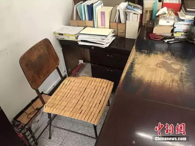 The Desk of a 78-Year-Old Academician Commands Respect