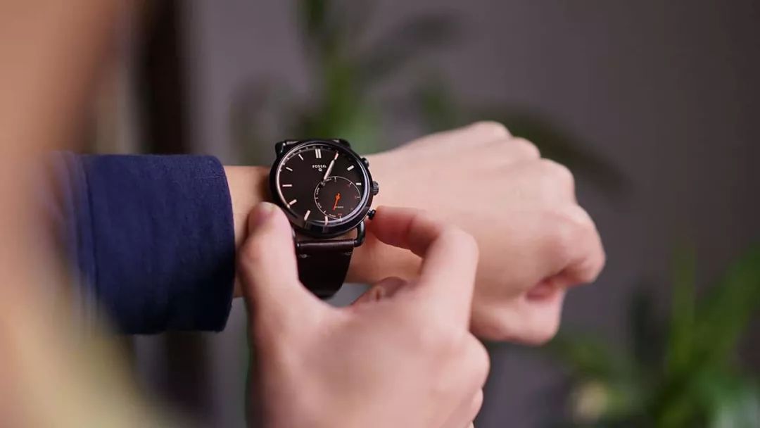The Smartwatch Once Had the Chance to Become Your "Second Phone", But the Outcome is Disappointing | Hard Philosophy