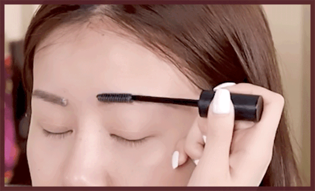 Meng Meiqi Helps Me with Girl Group C Position Makeup, Resulting in Her Laughing Until Cramping?