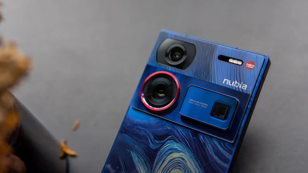 Nubia Z60 Ultra Unboxing Experience: Not Just a "Screen" but Also Painting on Glass?