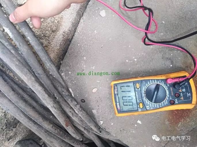 A Handy Trick for Locating Breakpoints in Wires Using a Multimeter