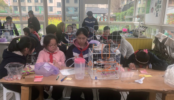 Interdisciplinary Project-Based Learning Activities Based on Ecological Practice Bases and Virtual Learning Spaces