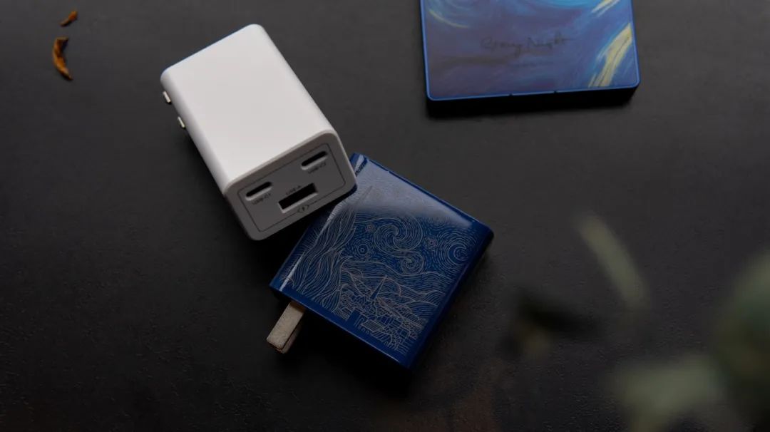 Nubia Z60 Ultra Unboxing Experience: Not Just a "Screen" but Also Painting on Glass?