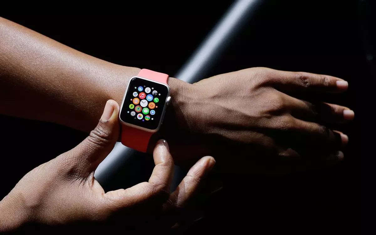 Smartwatch Screen Too Small? With This, You Can Still Play 'Angry Birds'