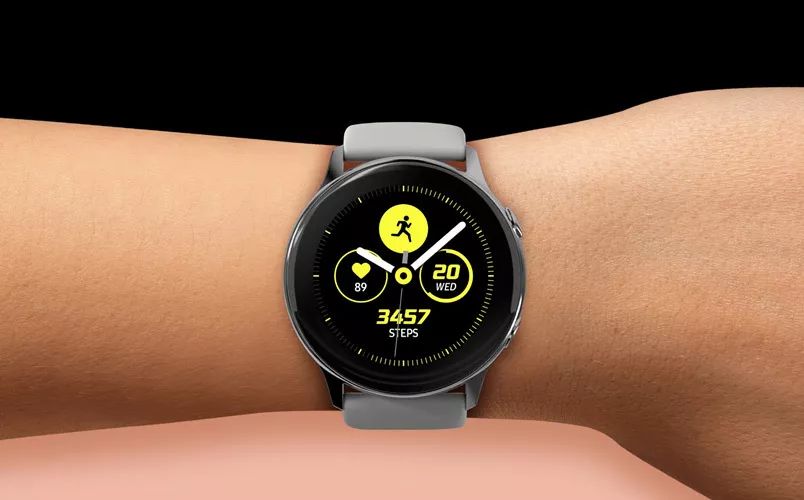 The New Contender in the Smartwatch Arena: How It Challenges the Giants