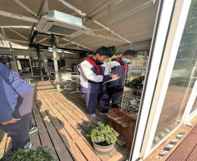 Interdisciplinary Project-Based Learning Activities Based on Ecological Practice Bases and Virtual Learning Spaces