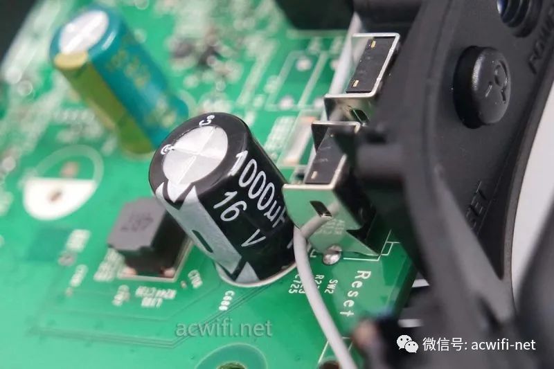 TP-LINK AX3200 XDR3230 Teardown: A Bit Different from My Expectations