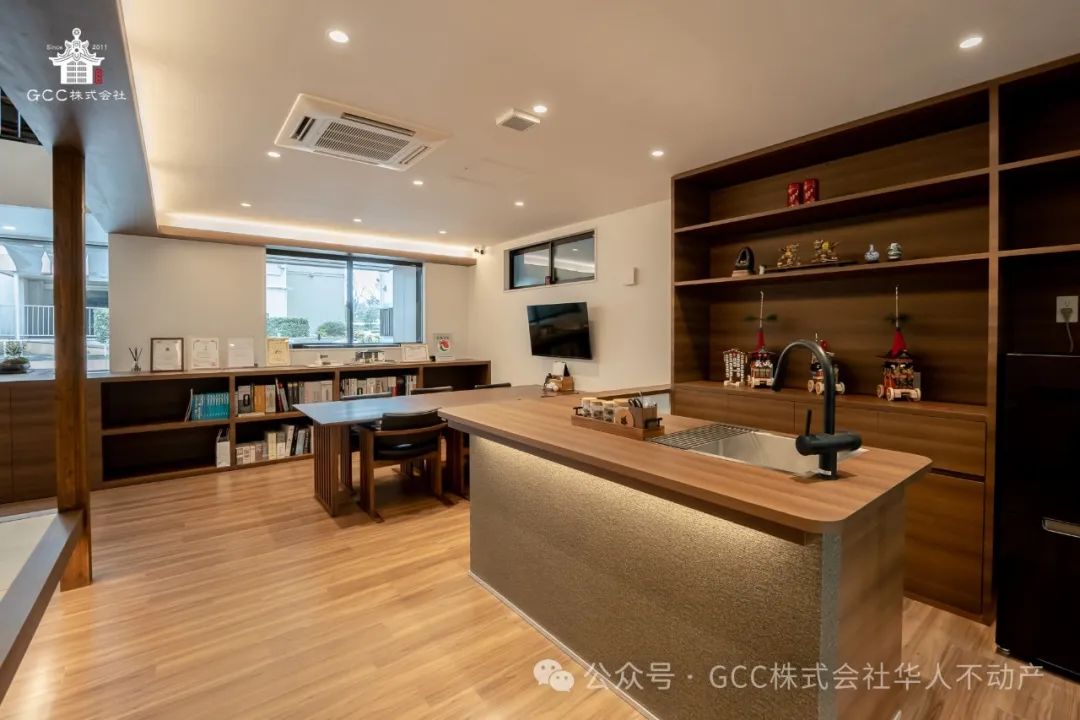 GCC Corporation's Machiya-Style Café Office Comprehensive Showcase