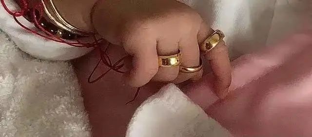 A Baby in Guangdong Swallowed a Gold Ring on Her Full Moon Celebration, and What Happened Next Was Terrifying