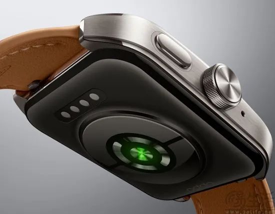 The Core of Smartwatches Lies in Health Monitoring, Not the Shape Debate