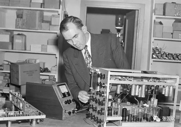 How Oscilloscopes Continue to Innovate? A Secret from Tektronix, 76 Years Old