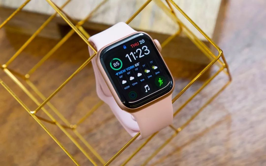 The Smartwatch That Never Needs Charging: It Really Does