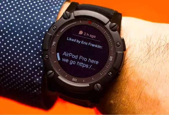 The Smartwatch That Never Needs Charging: It Really Does