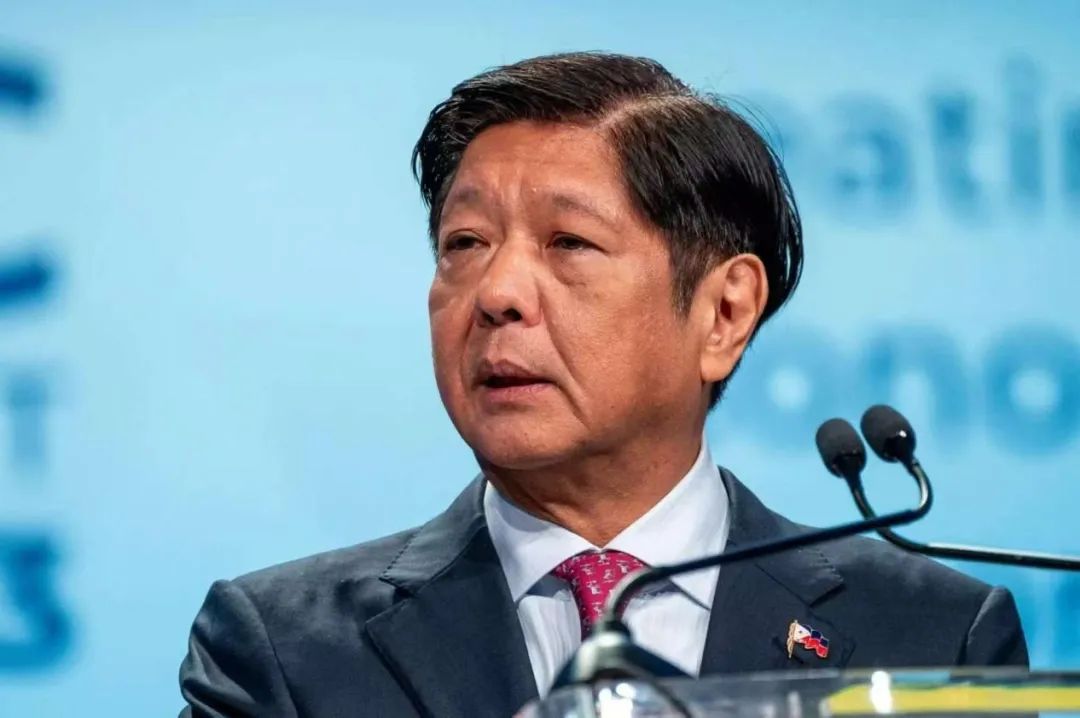 Duterte's Arrest: A Betrayal by Marcos and the Complex Political Landscape in the Philippines