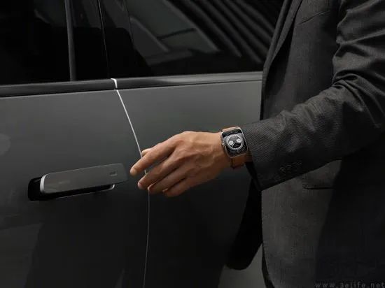 Fully Smart Watches Gain Popularity Among Users, Functionality and Experience Become Key Focus