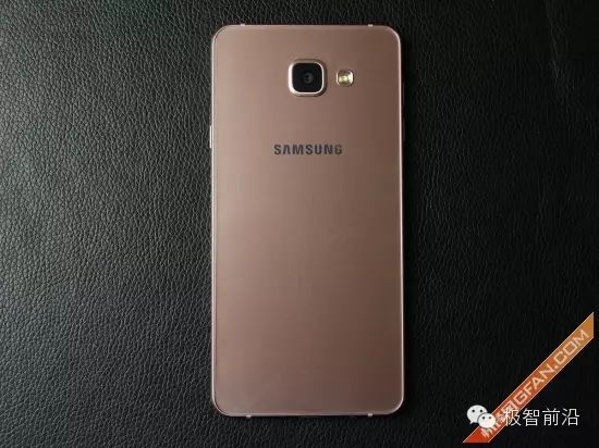 The Encounter of Glass and Metal: Review of Samsung A7 2016 Edition