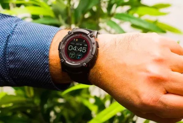 The Smartwatch That Never Needs Charging: It Really Does