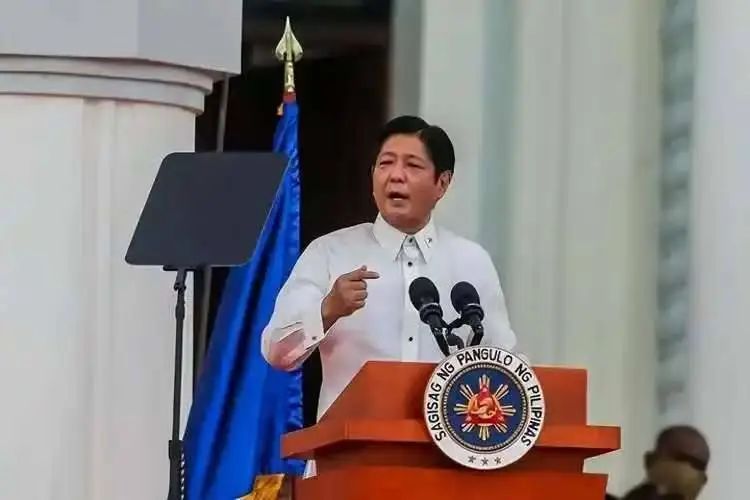 Duterte's Arrest: A Betrayal by Marcos and the Complex Political Landscape in the Philippines