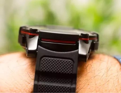 The Smartwatch That Never Needs Charging: It Really Does