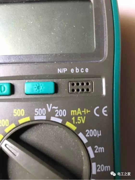 How to Use a Multimeter to Measure and Distinguish Between Voltage, Neutral, and Live Wires