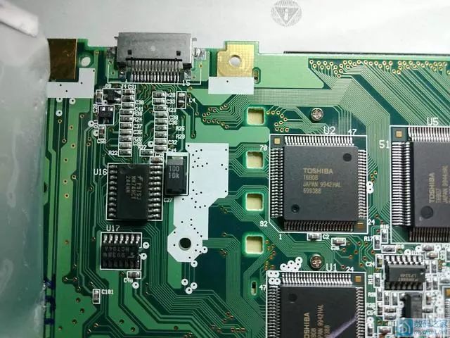 Disassembly of the Vintage Texas Instruments Graphing Calculator: It Can Even Be Overclocked