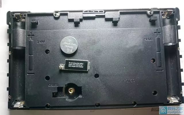 Disassembly of the Vintage Texas Instruments Graphing Calculator: It Can Even Be Overclocked