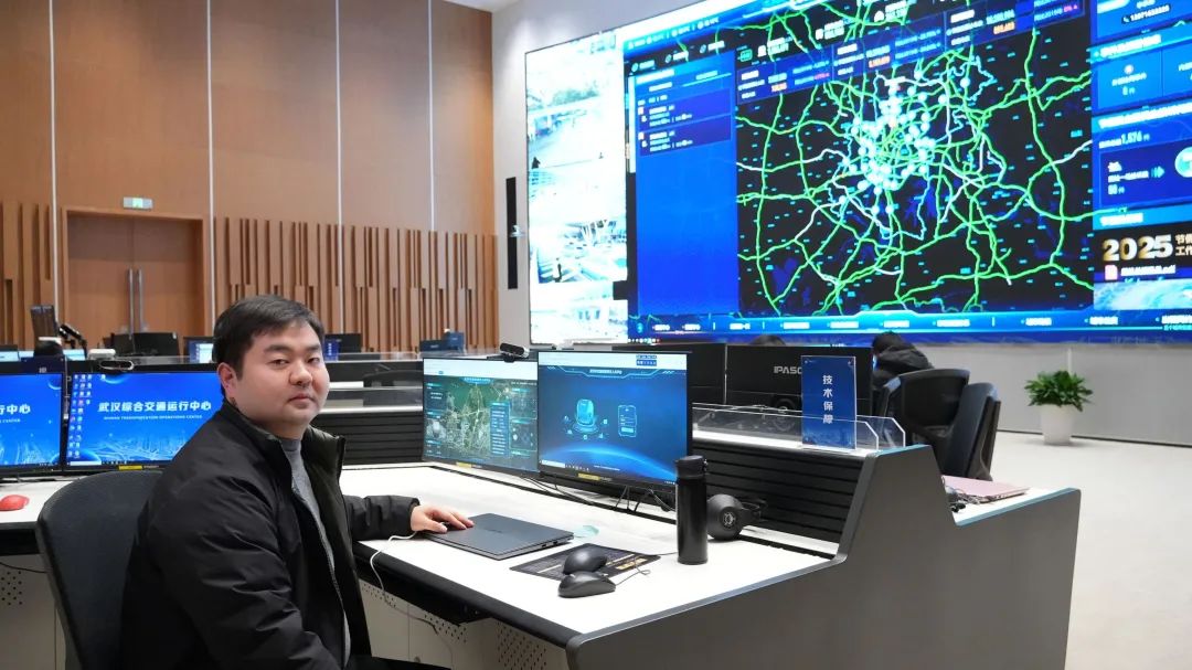 Wuhan Taxi 'Sky Eye' Goes Live, 16,000 Vehicles Can Be Dispatched in Real-Time to Evacuate Passengers