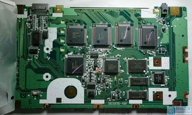 Disassembly of the Vintage Texas Instruments Graphing Calculator: It Can Even Be Overclocked