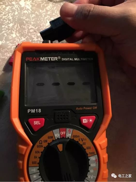 How to Use a Multimeter to Measure and Distinguish Between Voltage, Neutral, and Live Wires