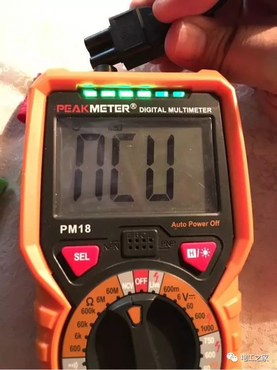 How to Use a Multimeter to Measure and Distinguish Between Voltage, Neutral, and Live Wires