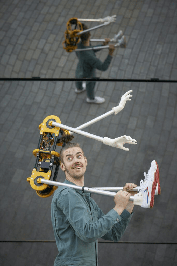 Acrobatic Open-Source Robot, DIY Electric 3D Scanning Turntable, Transparent Arduino UNO Board | DF Maker Weekly (Issue 122)
