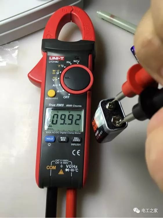 How to Use a Multimeter to Measure and Distinguish Between Voltage, Neutral, and Live Wires
