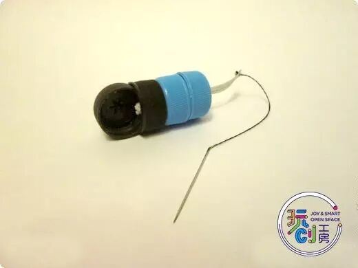 DIY Crafting a Cool Bottle Cap Robot from Recycled Caps