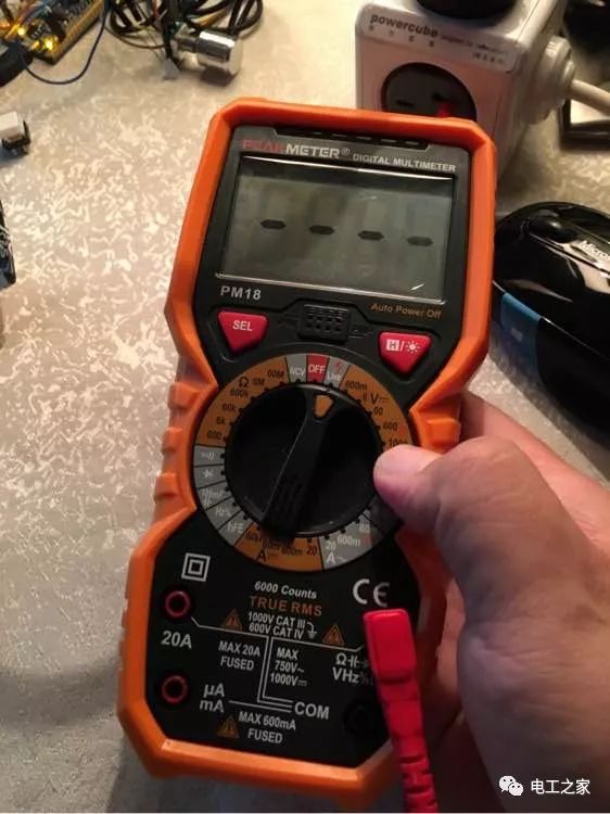 How to Use a Multimeter to Measure and Distinguish Between Voltage, Neutral, and Live Wires