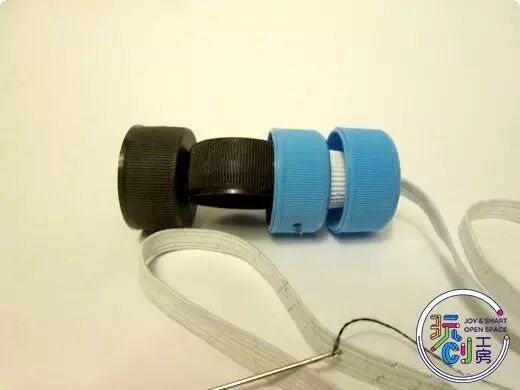 DIY Crafting a Cool Bottle Cap Robot from Recycled Caps