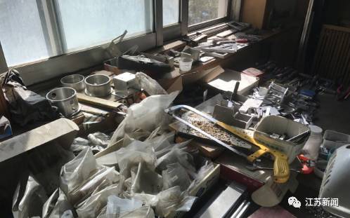 Remember the 78-Year-Old High-Speed Rail "Internet Celebrity" Academician? Recently, His Desk Shocked Us Again...