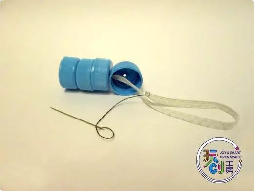 DIY Crafting a Cool Bottle Cap Robot from Recycled Caps