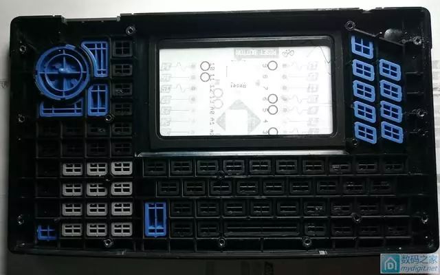 Disassembly of the Vintage Texas Instruments Graphing Calculator: It Can Even Be Overclocked