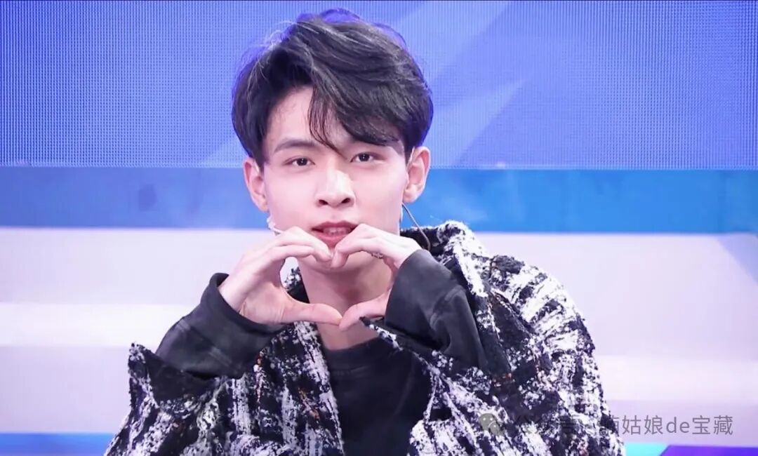 The Rise and Fall of Qin Xiaoxian: From Controversy to Center Stage