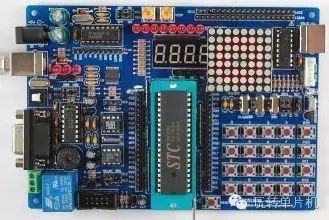 Differences and Connections Between Microcontrollers and Embedded Systems