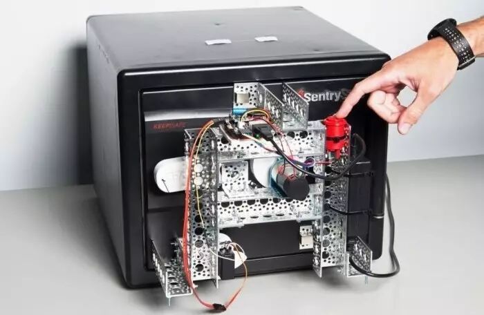 Terrifyingly Ingenious: DIY Robot Opens Safe in Just 15 Minutes