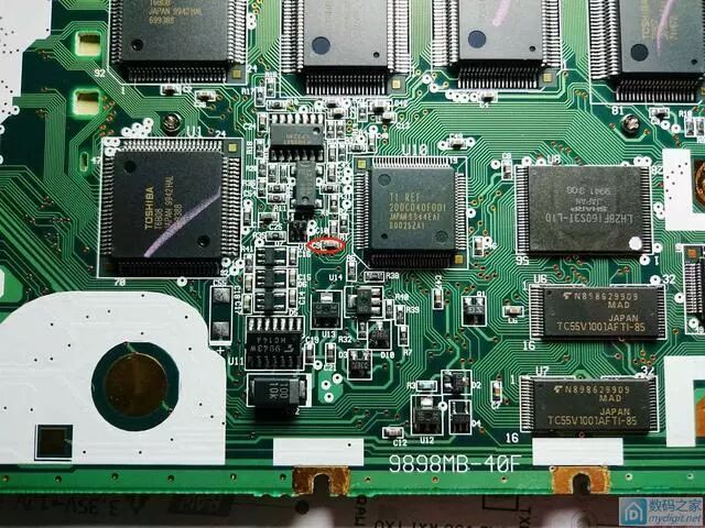 Disassembly of the Vintage Texas Instruments Graphing Calculator: It Can Even Be Overclocked