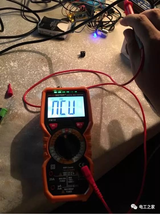 How to Use a Multimeter to Measure and Distinguish Between Voltage, Neutral, and Live Wires