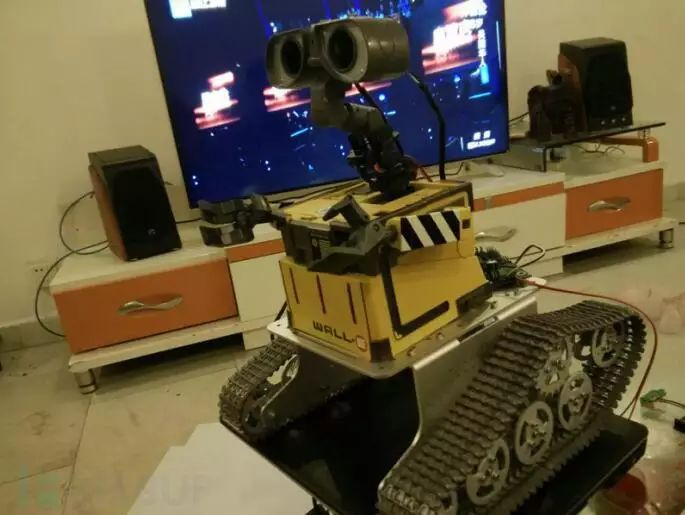 Geek DIY: How to Assemble a Robot