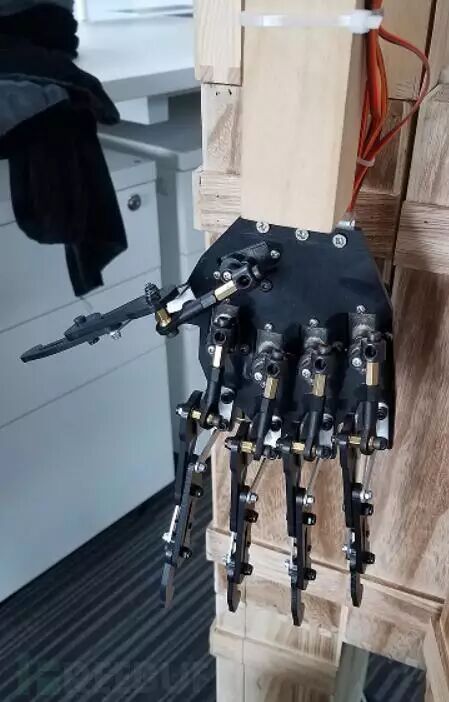Geek DIY: How to Assemble a Robot